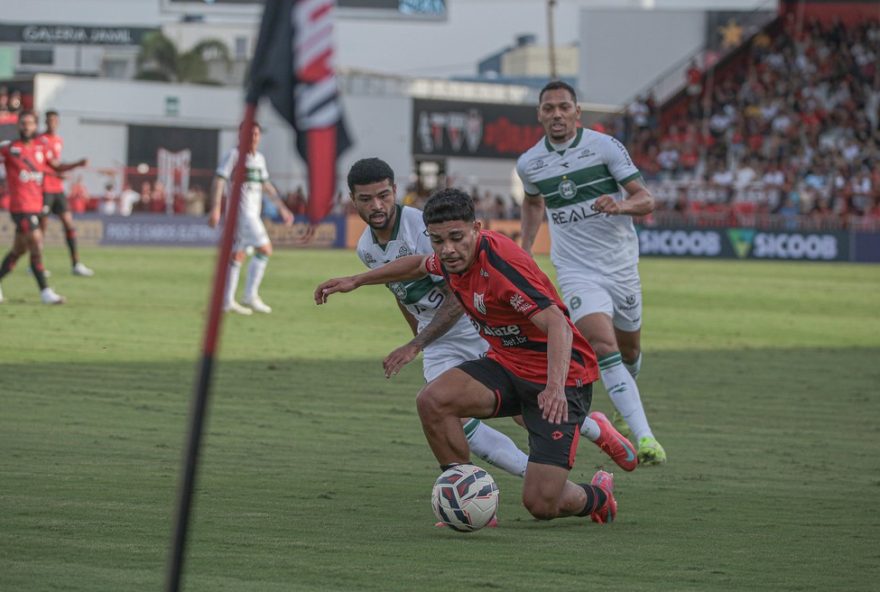 atletico-go-luta-contra-o-rebaixamento-na-serie-b-e-busca-reacao-com-novo-tecnico