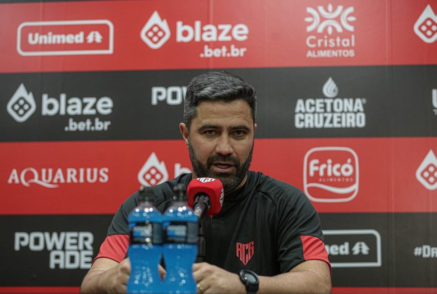 atletico-go-segue-em-busca-da-primeira-vitoria-sob-o-comando-de-lacerda