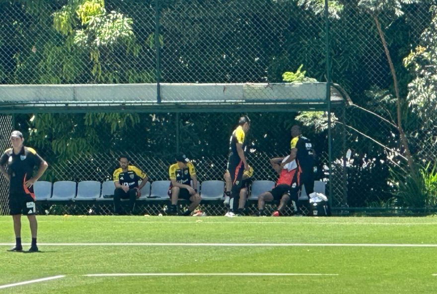 atletico-mg-abre-treino-para-imprensa-e-enfrenta-contratempos-com-lesoes3A-scarpa-preocupa