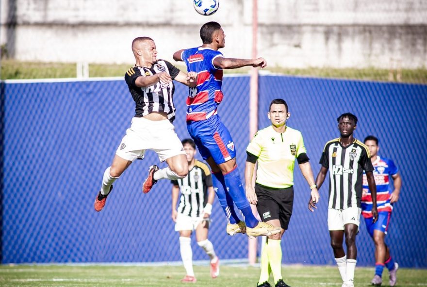 atletico-mg-amarga-derrota-para-fortaleza-por-3-a-0-e-luta-para-evitar-rebaixamento-no-brasileiro-sub-20.-confronto-decisivo-com-cuiaba-se-aproxima