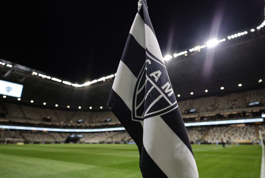 atletico-mg-anuncia-retorno-a-liga-forte-uniao-para-fortalecer-o-futebol-brasileiro MG - BELO HORIZONTE - 03/07/2024 - BRASILEIRO A 2024, ATLETICO-MG X FLAMENGO - Vista geral do estadio e bandeira do Atletico na Arena MRV para partida entre Atletico-MG e Flamengo pelo campeonato Brasileiro A 2024. Foto: Gilson Lobo/AGIF