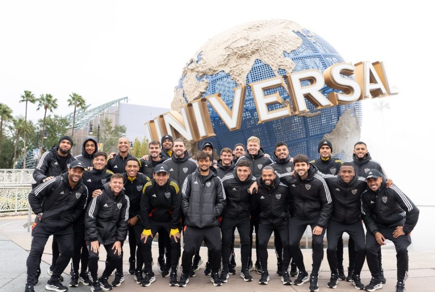 atletico-mg-aproveita-folga-em-orlando-para-visitar-parque-e-se-preparar-para-amistoso