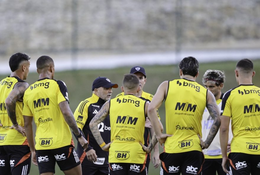 atletico-mg-busca-quebrar-serie-negativa-como-visitante-contra-fluminense3A-brasileirao-pos-copa