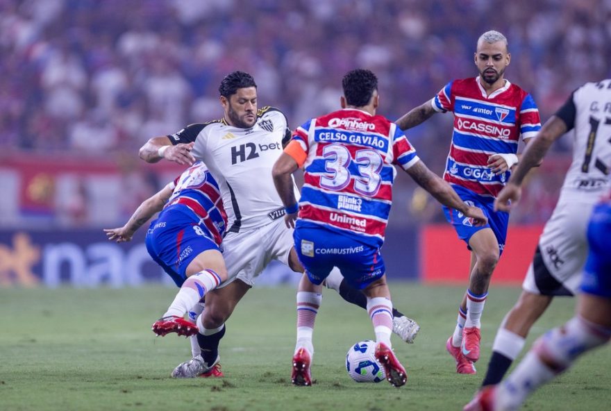 CE - FORTALEZA - 30/11/2025 - BRASILEIRO A 2025, FORTALEZA X ATLETICO-MG - Hulk jogador do Atletico-MG durante partida contra o Fortaleza no estadio Arena Castelao pelo campeonato Brasileiro A 2025. Foto: Baggio Rodrigues/AGIF