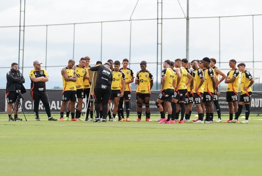 atletico-mg-inicia-mineiro-em-busca-do-hexa-contra-aymores-em-uba.-hulk-e-equipe-desafiam-a-historia-e-miram-manter-hegemonia-em-minas-gerais.-confira-os-detalhes