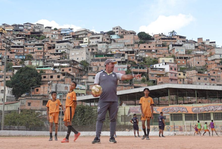 atletico-mg-lanca-projeto-22campo-dos-sonhos22-para-descobrir-talentos-em-comunidades-de-bh2C-promovendo-inclusao-e-oportunidades-para-jovens-aspirantes-ao-futebol