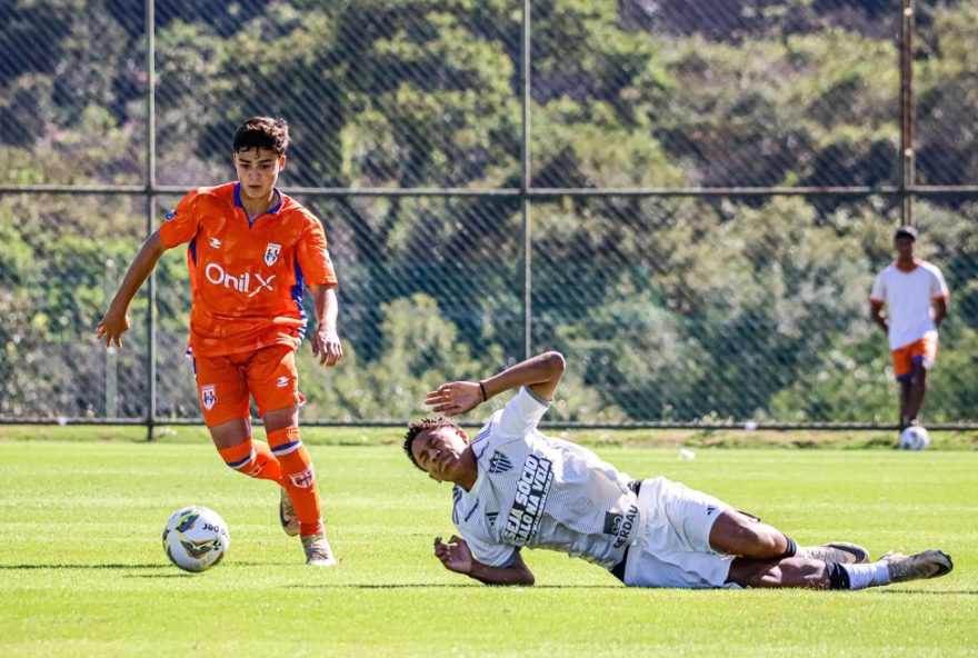 atletico-mg-sofre-derrota-avassaladora-na-base-e-demite-treinador3A-entenda-os-desafios-do-galo-no-campeonato-mineiro-sub-15