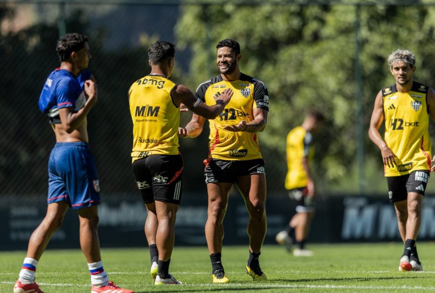 atletico-mg-vence-betim-em-jogo-treino-com-gols-de-hulk-e-scarpa