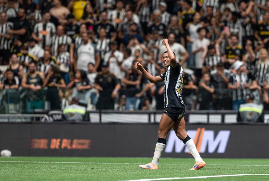 MG - BELO HORIZONTE - 08/10/2025 - BRASILEIRO A 2025, ATLETICO-MG X SPORT - Rony jogador do Atletico-MG comemora seu gol durante partida contra o Sport no estadio Arena MRV pelo campeonato Brasileiro A 2025. Foto: Alessandra Torres/AGIF