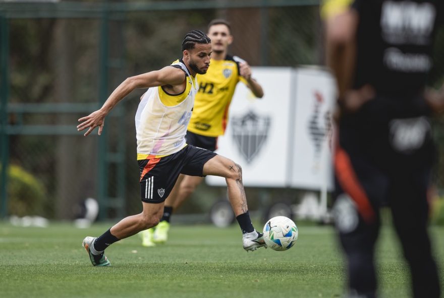 atletico-mg3A-sampaoli-faz-mudancas-no-meio-campo-para-jogo-na-altitude3B-veja-provavel-escalacao