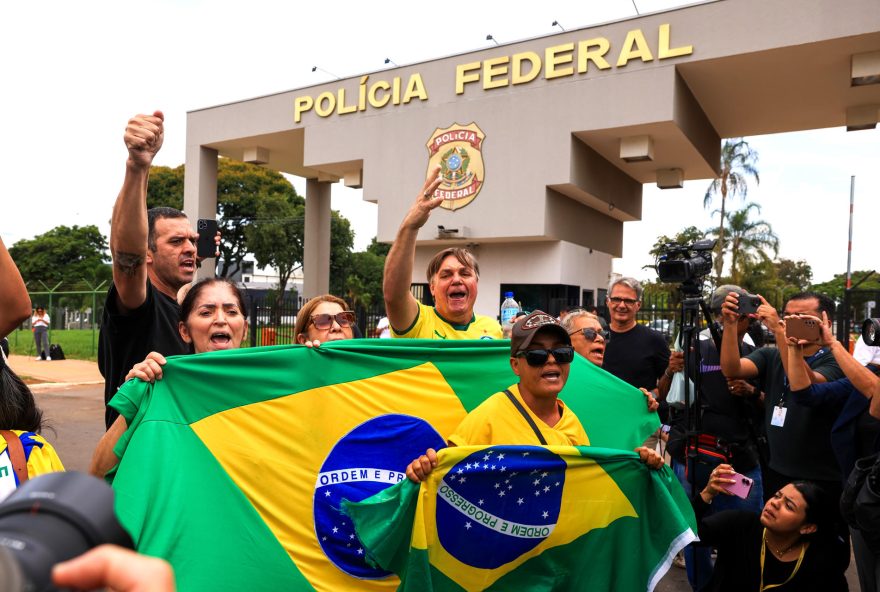 ato-pro-bolsonaro-ganha-forca-apos-prisao-do-ex-presidente