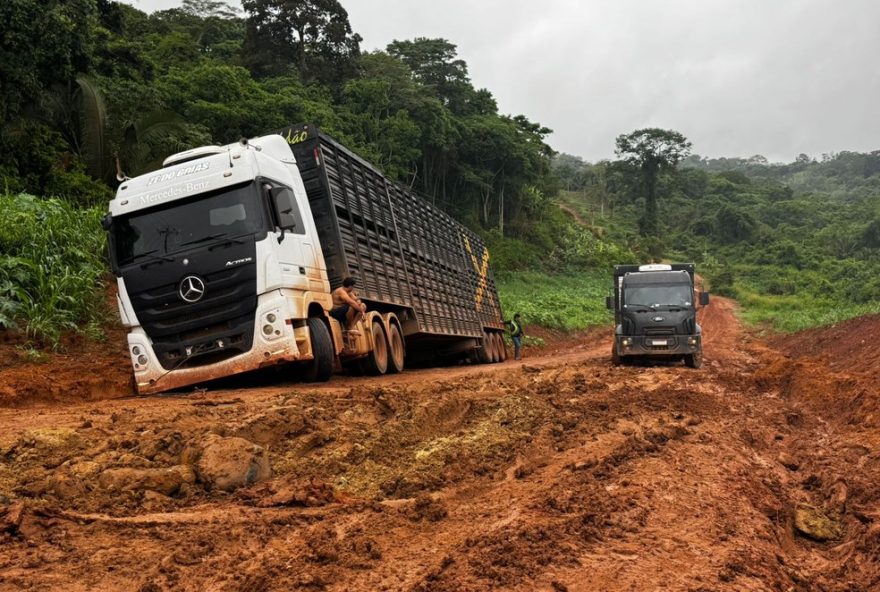 atoleiros-na-transamazonica-deixam-trechos-intrafegaveis-e-motoristas-em-risco