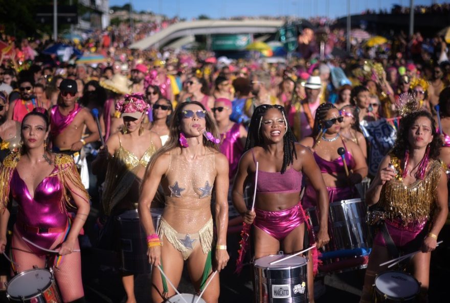 atrativos-culturais-em-bh3A-ensaios-de-carnaval2C-teatro-e-exposicoes.-confira-a-programacao-deste-fim-de-semana