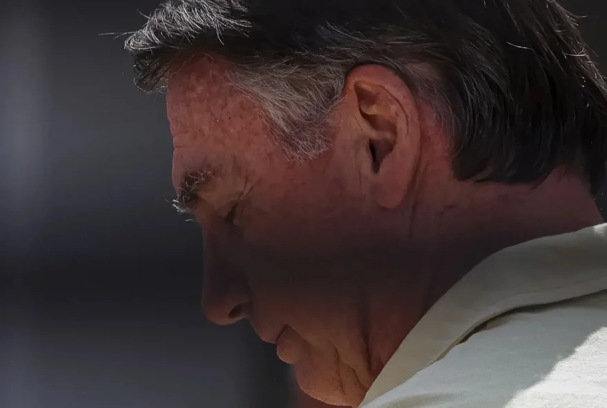 atrito-familiar-e-baixa-mobilizacao-marcam-duas-semanas-de-bolsonaro-na-pf