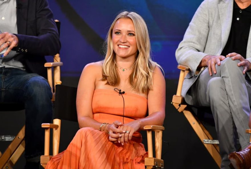 atriz-emily-osment2C-ex-disney2C-anuncia-divorcio-apos-dois-meses-de-casamento