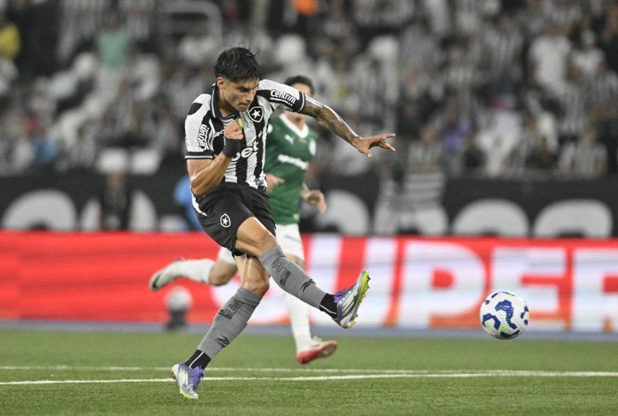 atuacoes-de-nathan-fernandes-e-joaquin-correa-sao-questionadas-em-jogo-do-botafogo-contra-o-palmeiras3A-analise-e-ranking-de-desempenho