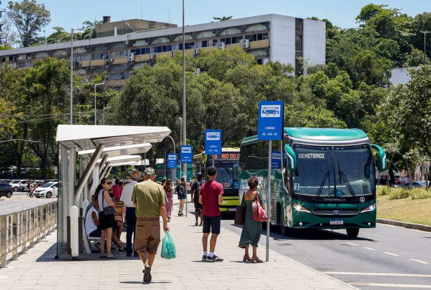 aumento-de-roubos-no-centro-de-niteroi-preocupa-moradores-e-autoridades-medidas-de-seguranca-urgentes aumento-de-roubos-no-centro-de-niteroi-preocupa-moradores-e-autoridades-medidas-de-seguranca-urgentes