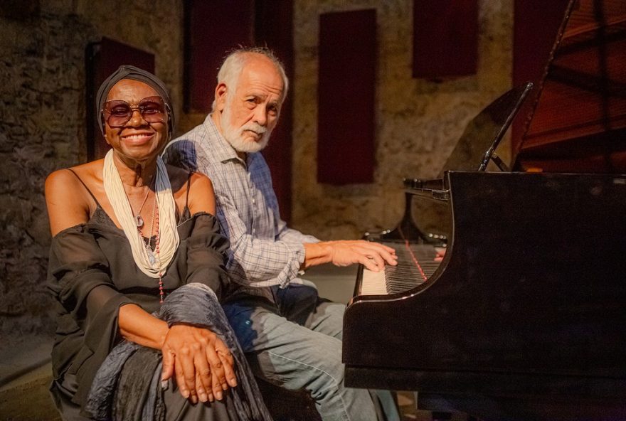 aurea-martins-e-cristovao-bastos3A-o-lancamento-do-album-amizade-apos-pandemia-em-2025 aurea-martins-e-cristovao-bastos3A-o-lancamento-do-album-amizade-apos-pandemia-em-2025