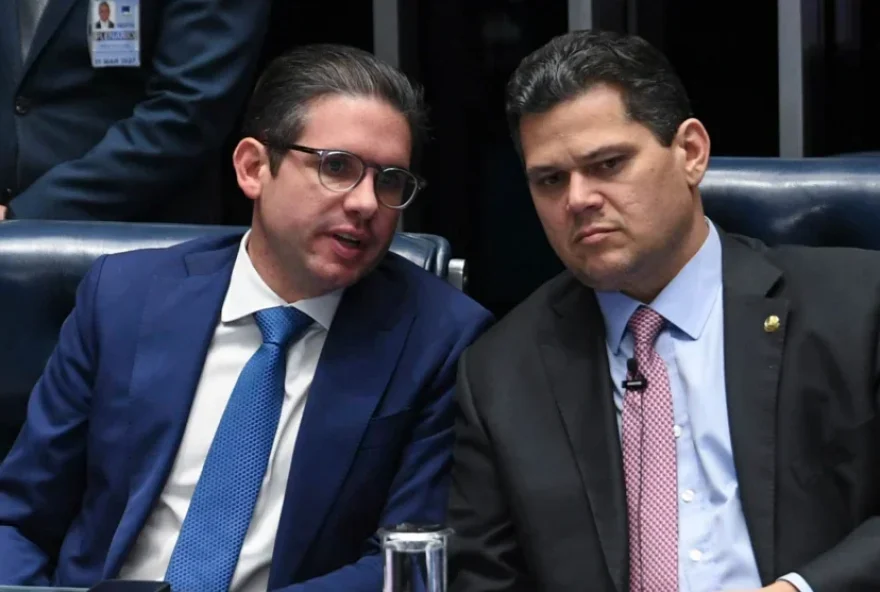 ausencia-de-alcolumbre-e-motta-na-cerimonia-do-ir-intensifica-racha-com-lula