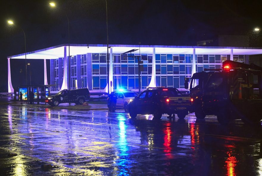autoridades-do-df-reforcam-efetivo-para-julgamento-de-bolsonaro-apos-incidente-com-explosivos