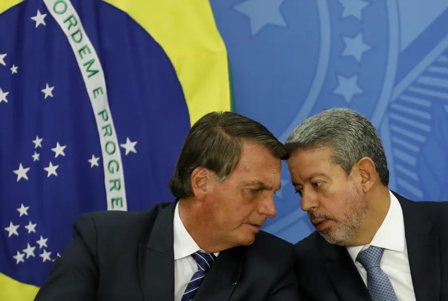autorizado-por-moraes2C-arthur-lira-visita-bolsonaro-em-prisao-domiciliar