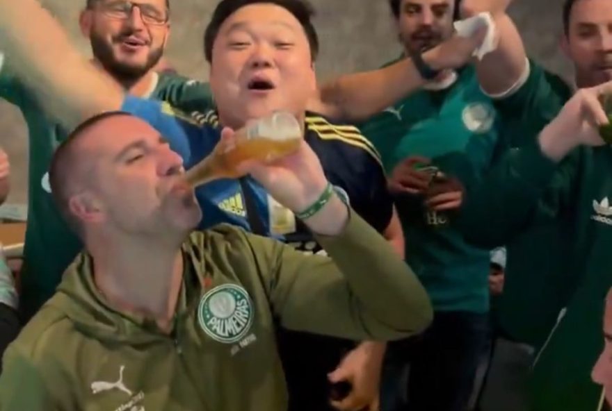auxiliar-do-palmeiras-comemora-classificacao-na-libertadores-em-bar-proximo-ao-allianz-parque3A-confira-as-imagens-emocionantes