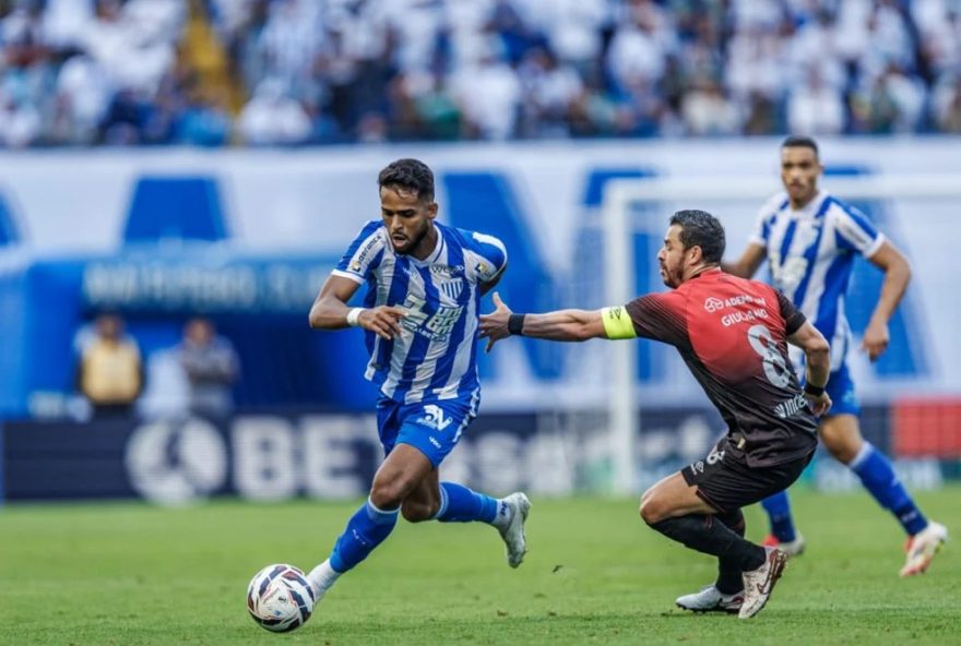 avai-perde-invencibilidade-em-casa-na-serie-b-e-anuncia-novo-executivo-de-futebol