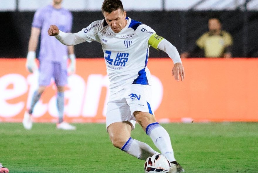avai-sofre-apagao-defensivo-e-goleada-na-serie-b3A-analise-e-proximos-passos