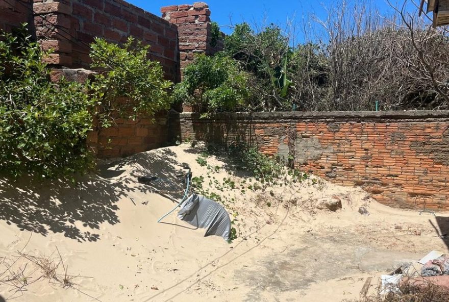 avanco-de-dunas-ameaca-residencias-em-imbe2C-rs3A-solucao-pode-envolver-replantio-de-vegetacao