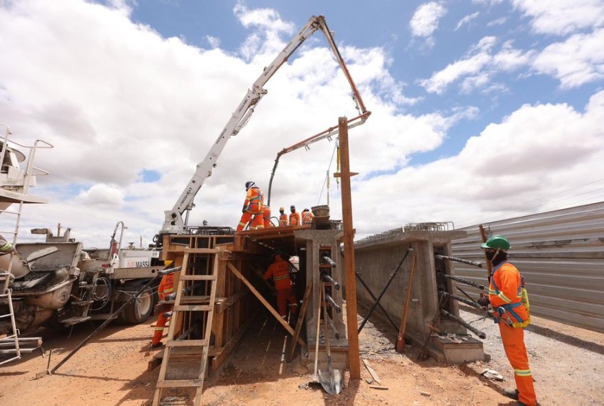 avenida-transnordestina-sera-interditada-para-montagem-de-pontes-em-petrolina2C-pernambuco