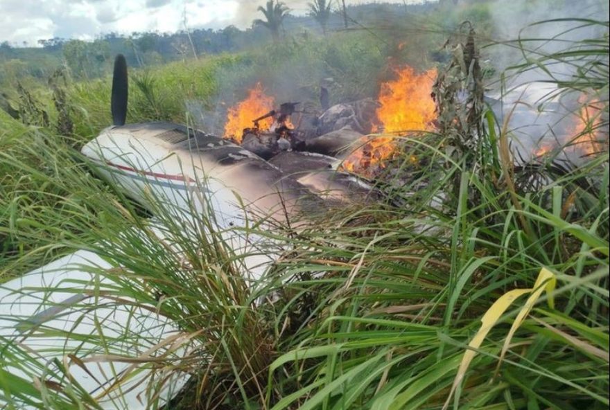 aviao-carregado-com-drogas-e-interceptado-e-incendiado-em-altamira2C-para
