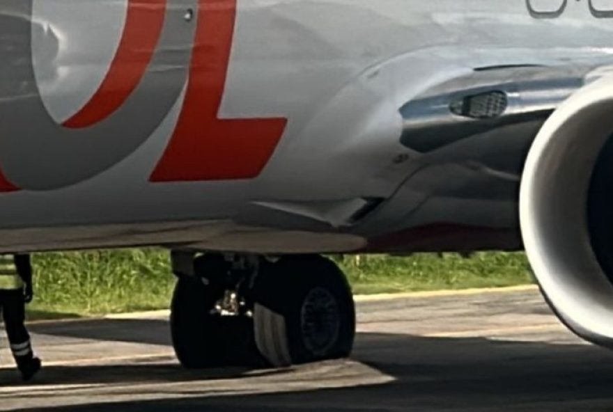 aviao-da-gol-atolou-no-patio-do-aeroporto-de-fernando-de-noronha3A-2deg-caso-em-uma-semana
