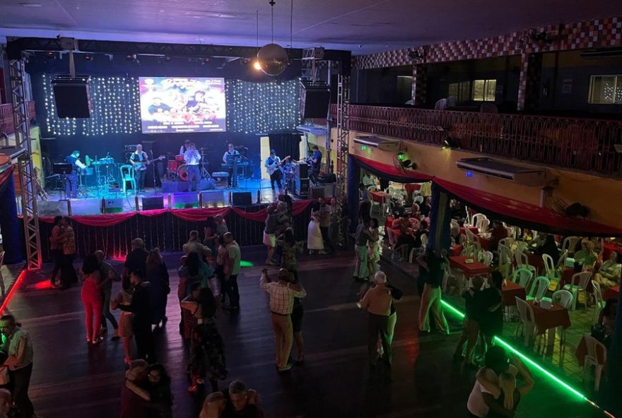 bailes-tradicionais-do-recife3A-historia-cultural-preservada-atraves-das-geracoes bailes-tradicionais-do-recife3A-historia-cultural-preservada-atraves-das-geracoes