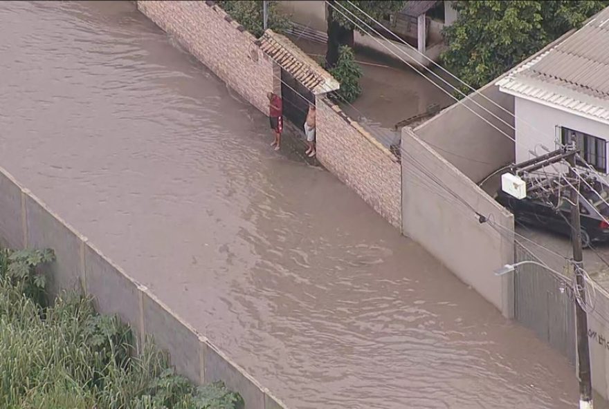 bairros-de-caxias-alagados-apos-temporal3A-previsao-de-chuva-para-os-proximos-dias bairros-de-caxias-alagados-apos-temporal3A-previsao-de-chuva-para-os-proximos-dias