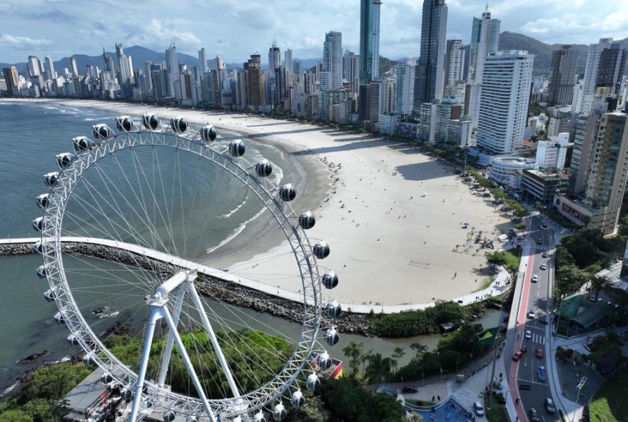 balneabilidade-em-praias-de-sc3A-pontos-proprios-para-banho-tem-queda3B-confira-locais