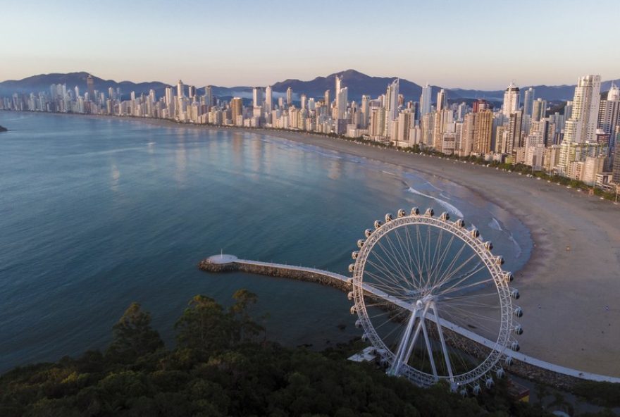 balneario-camboriu3A-cidade-mais-cara-do-brasil-para-comprar-imovel