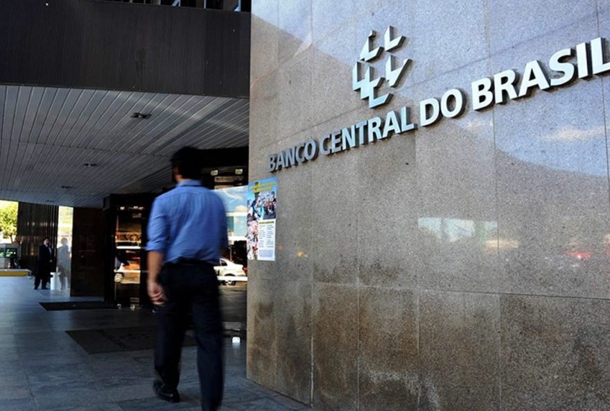 Com muitos acessos, local no site do Banco Central para consultar e solicitar valores esquecidos em bancos, trava