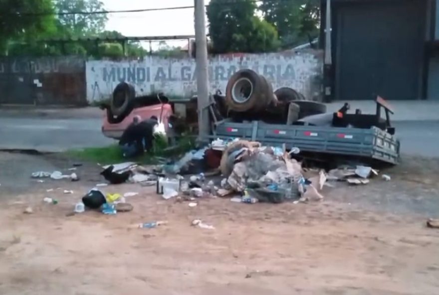 bandidos-assaltam-obra-e-caminhao-tomba-em-fuga-em-campinas3A-carga-recuperada