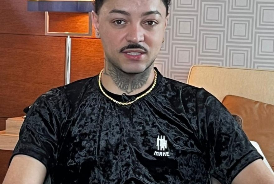 barbeiro-de-cebolinha-corta-o-cabelo-dos-jogadores-do-flamengo-no-catar3A-conheca-a-rotina-de-belo-barber-no-intercontinental barbeiro-de-cebolinha-corta-o-cabelo-dos-jogadores-do-flamengo-no-catar3A-conheca-a-rotina-de-belo-barber-no-intercontinental