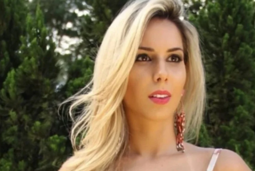 barbie-do-crime-e-presa-em-goiania-suspeita-de-golpes-com-celulares-na-internet barbie-do-crime-e-presa-em-goiania-suspeita-de-golpes-com-celulares-na-internet