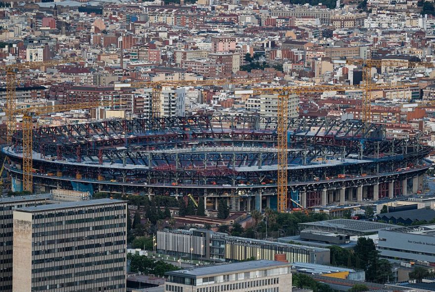 barcelona-corre-para-liberar-camp-nou-para-champions-league-252F26