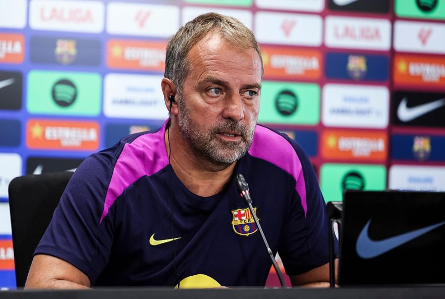 barcelona-estreia-la-liga-20252F26-com-inscricoes-de-reforcos-atrasadas3A-flick-demonstra-insatisfacao-em-coletiva.-joan-garcia2C-bardghji2C-rashford-e-szczesny-aguardam-confirmacao