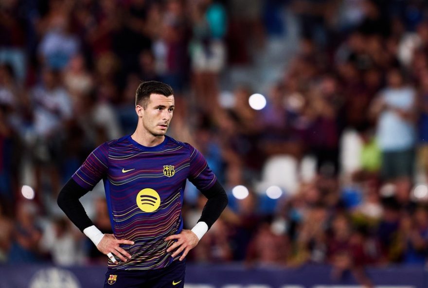 barcelona-renova-contrato-de-inaki-pena-e-o-empresta-ao-elche3A-estrategias-para-fortalecer-o-elenco-e-buscar-sucesso-nas-competicoes