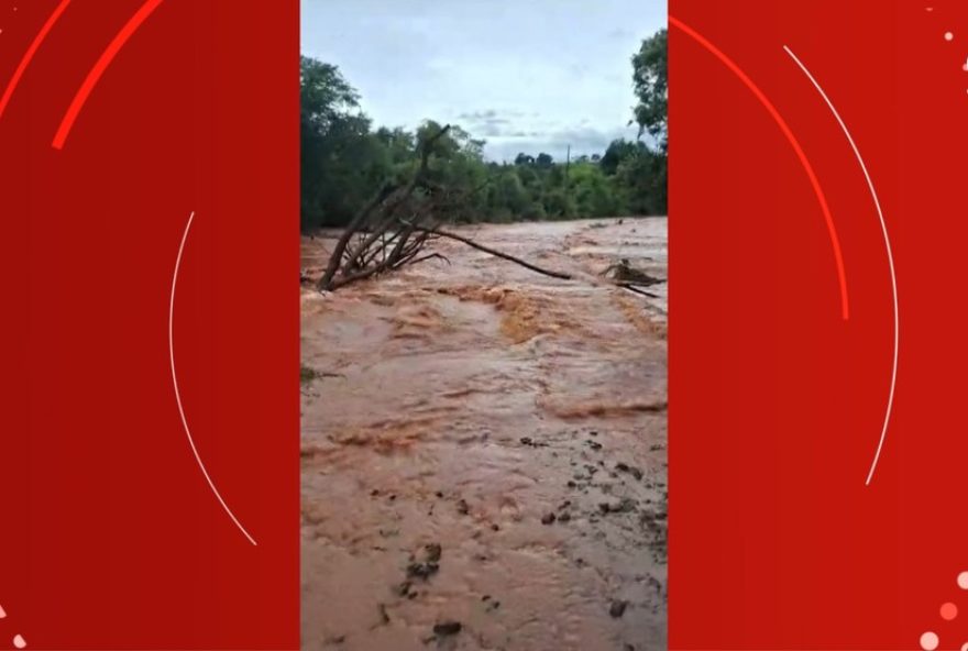 barragem-transborda-e-ponte-e-destruida3A-temporal-causa-alagamentos-em-doutor-mauricio-cardoso