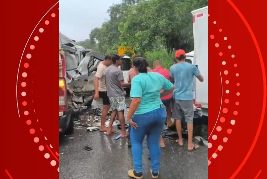 batida-entre-ambulancia-e-caminhao-deixa-tres-feridos-na-br-4152C-bahia3A-grave-acidente-em-ilheus batida-entre-ambulancia-e-caminhao-deixa-tres-feridos-na-br-4152C-bahia3A-grave-acidente-em-ilheus