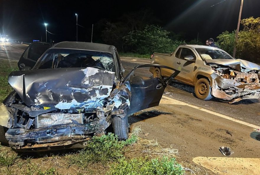 batida-entre-caminhonete-e-carro-deixa-mulheres-gravemente-feridas-na-br-153-nova-granada-sp batida-entre-caminhonete-e-carro-deixa-mulheres-gravemente-feridas-na-br-153-nova-granada-sp