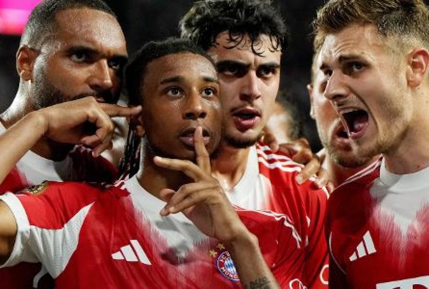 bayern-vence-boca-juniors-com-golaco-de-ex-palmeiras-e-avanca