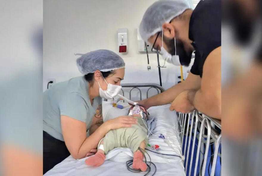 bebe-com-malformacao-rara-que-comprimia-traqueia-e-extubada