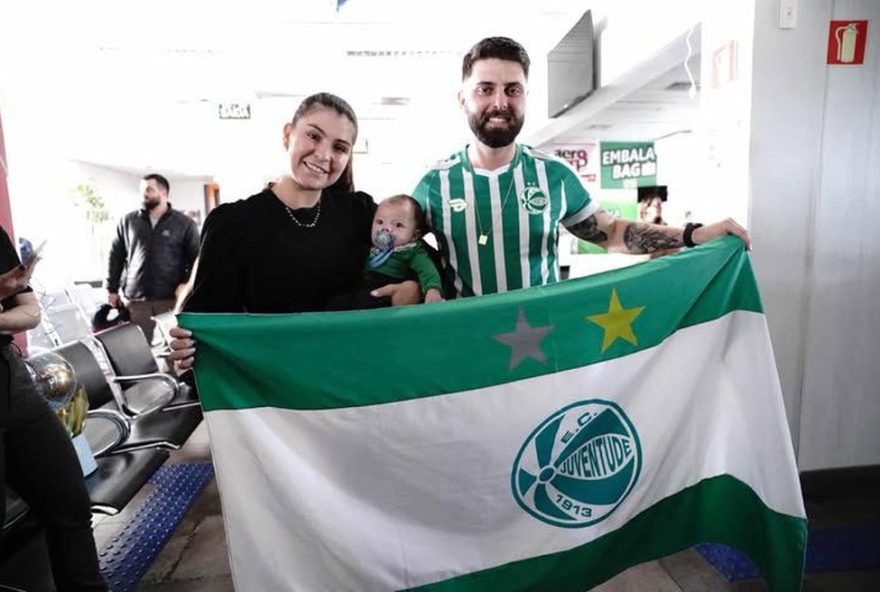 bebe-com-sindrome-rara-recebe-apoio-do-juventude-em-tratamento-de-r24-3-milhoes bebe-com-sindrome-rara-recebe-apoio-do-juventude-em-tratamento-de-r24-3-milhoes