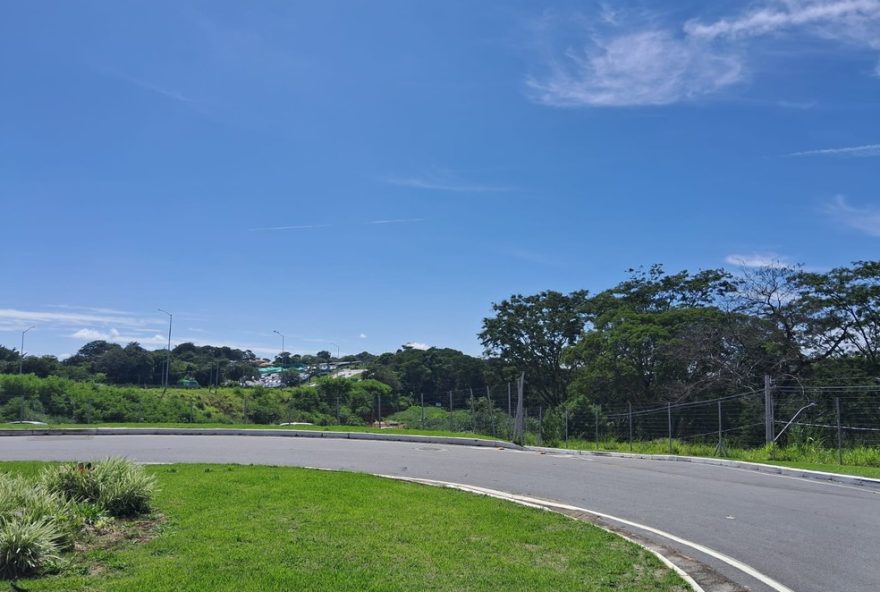 belo-horizonte-bate-recorde-de-calor-pelo-segundo-dia-seguido3A-previsao-de-tempo-quente-e-chuvas-tipicas-no-fim-de-semana